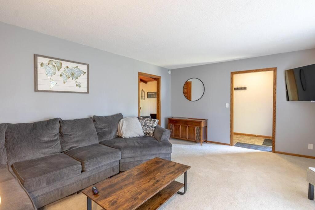 Family Home W/ 2 King, 2 Queen Beds + Game Room Bemidji Dış mekan fotoğraf