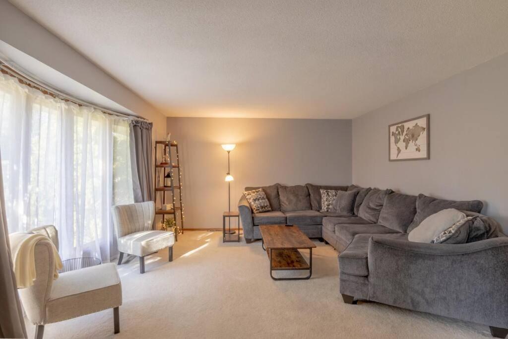 Family Home W/ 2 King, 2 Queen Beds + Game Room Bemidji Dış mekan fotoğraf