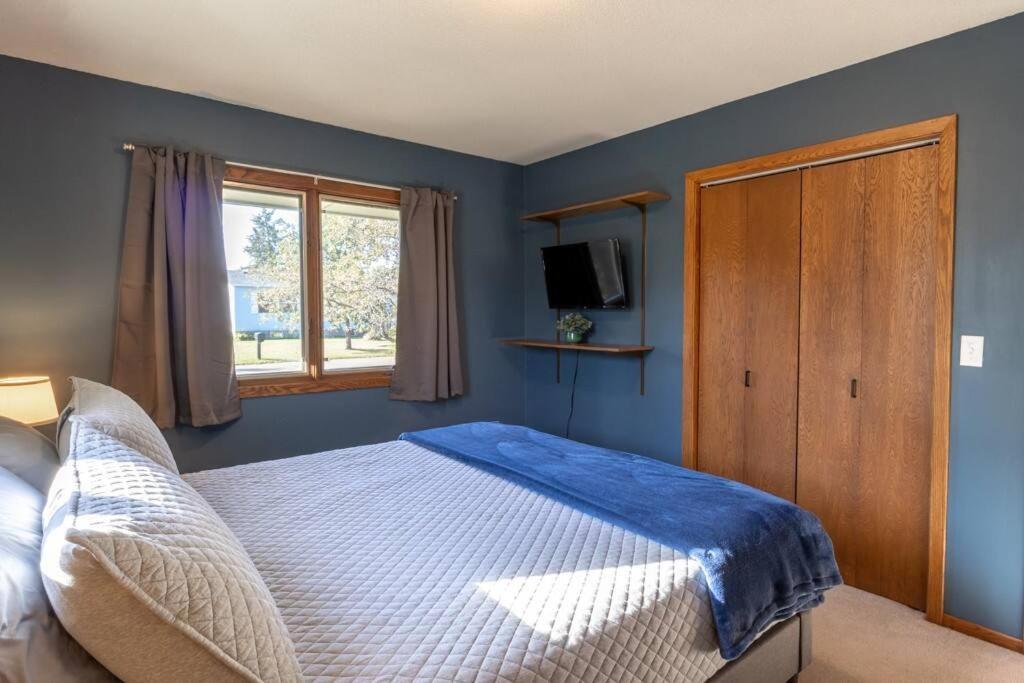 Family Home W/ 2 King, 2 Queen Beds + Game Room Bemidji Dış mekan fotoğraf